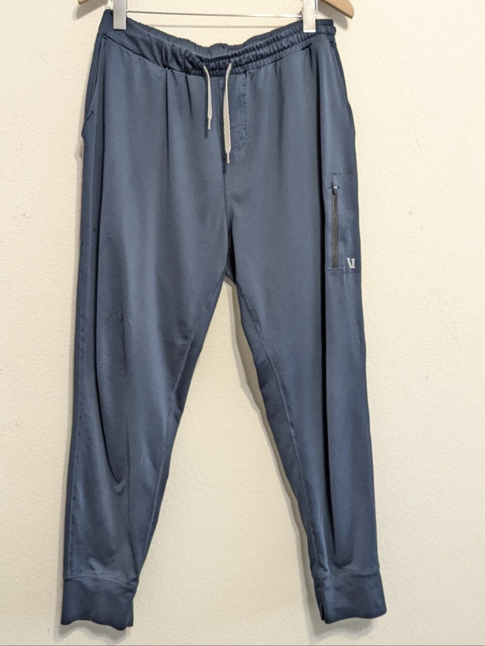 Vuori Men’s Size XL Blue Polyester  Zip Pocket Sunday Performance Jogger Pant